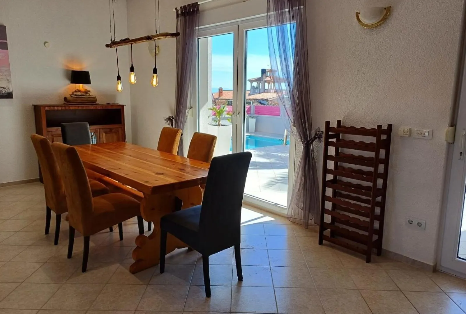 Apartment Traumvilla Adria: Beachfront Pool Retreat for 6 in Istria Liznjan Croatia
